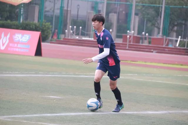 德罗赞末节超神怀特37分 公牛22分逆转胜国王